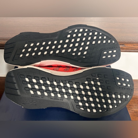 Reebok Women’s Fusion Flexweave Safety Toe Athletic Work Shoe - Picture 6 of 9